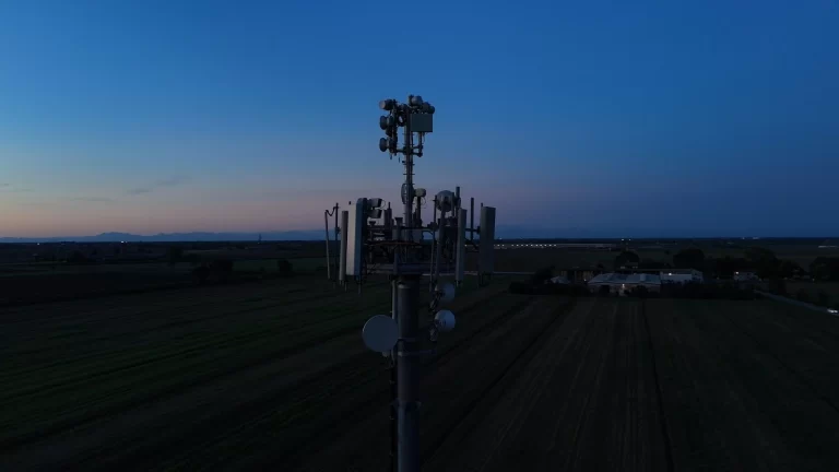 Cell Tower Lease: How to Choose the Right Expert Consultant