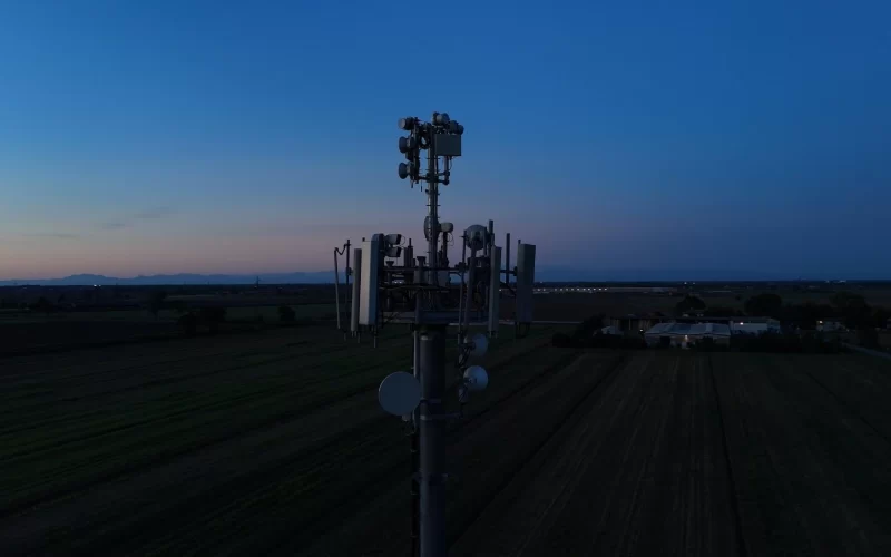 Cell Tower Lease: How to Choose the Right Expert Consultant